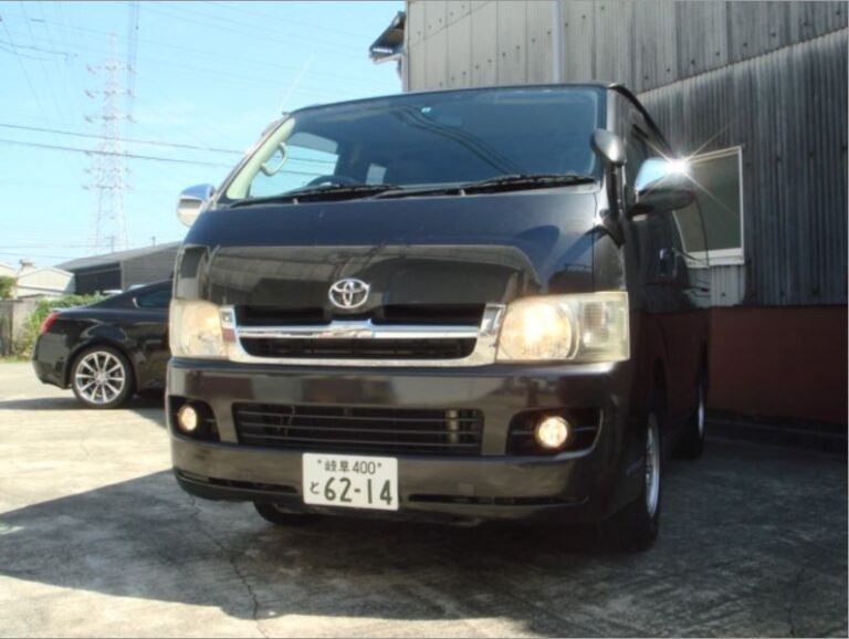 2005 TOYOTA HIACE
