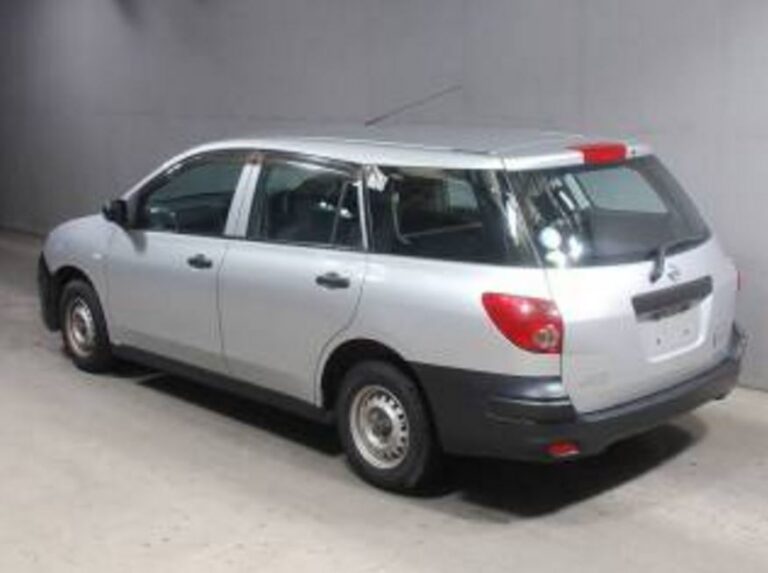 2010 NISSAN AD VAN