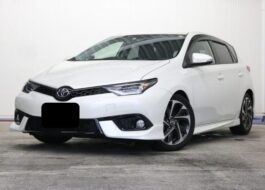 Toyota Auris DBA-NRE185H 2016  1200 CC