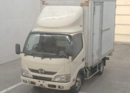 Hino Dutro 2015