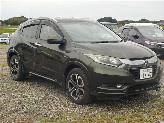 Honda Vezel Hybrid Z – Genuine Navigation System – Full-segment TV – Rear Camera