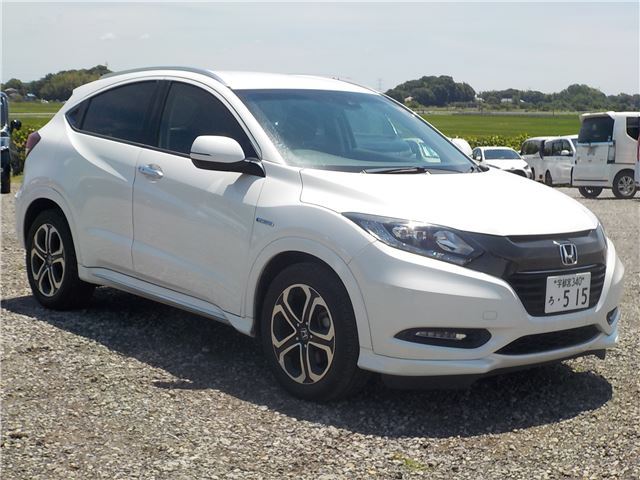 Honda Vezel Hybrid Z Honda Sensing – Genuine Navigation System – Full-segment TV – Rear Camera