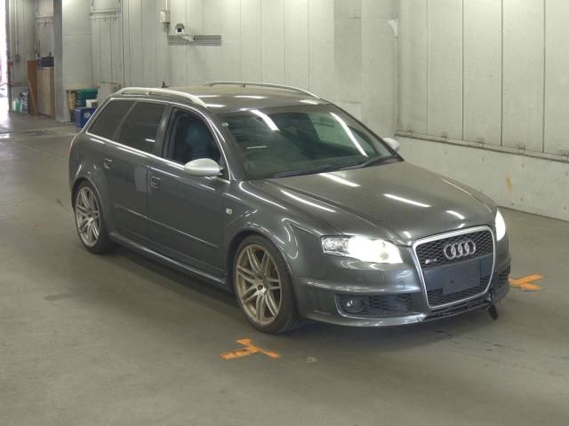 Audi RS4 Avant 4.2 Quattro