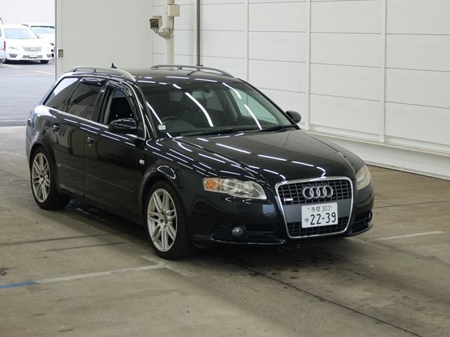 Audi A4 Avant 2.0 Attraction Dynamic Live