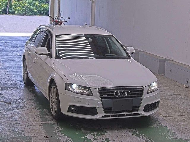 Audi A4 Avant 4WD