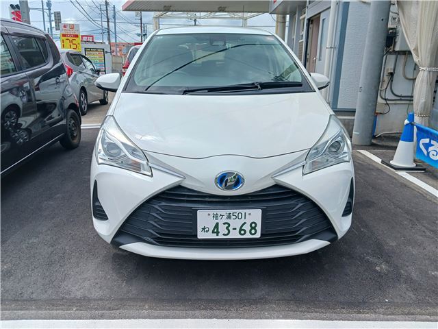 Toyota Vitz Hybrid F