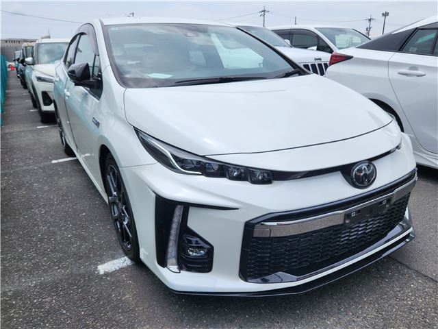 Toyota Prius PHV S Navigation Package GR Sport – 11.6-inch Display Audio – Half Leather