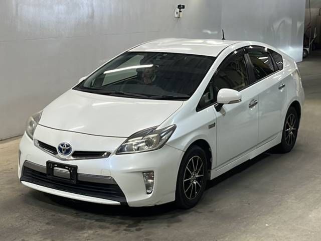 Toyota Prius PHV S