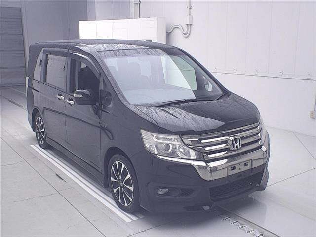 Honda Stepwgn Spada ZCool Spirit 8-seater