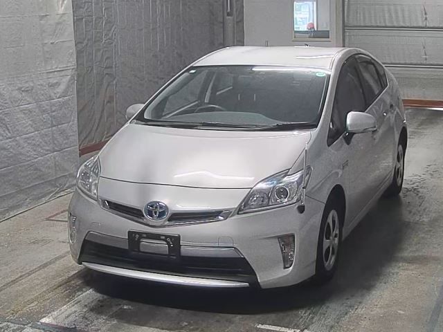 Toyota Prius PHV S