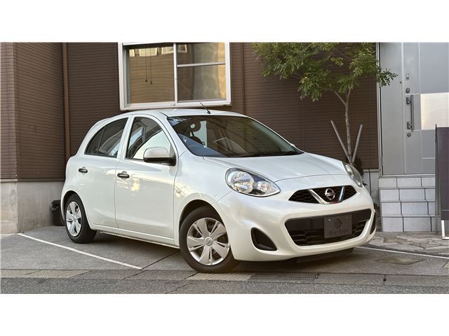 Nissan March S, genuine navigation system, full-segment TV, non-smoking, Bluetooth.