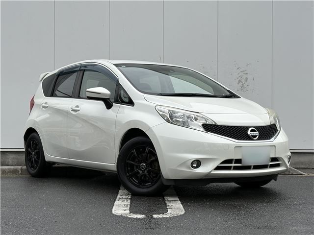 Nissan Note X V Selection + Safety Navigation ETC