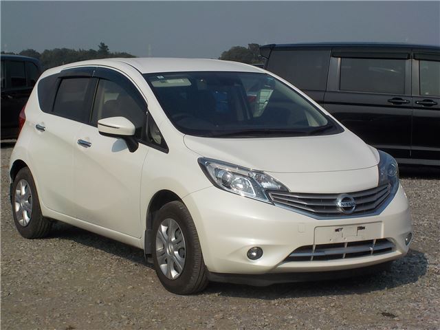 Nissan Note HB Medalist – Genuine Navigation System – Full Seg TV – Half Leather Seats