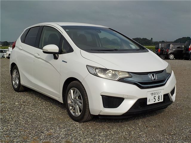 Honda Fit Hybrid L Package – Genuine Navigation System – Half Leather Seats
