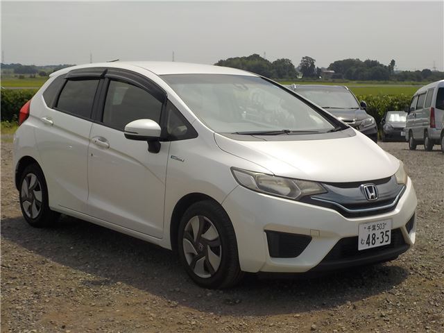 Honda Fit Hybrid F Package – Genuine Navigation System, TV, ETC