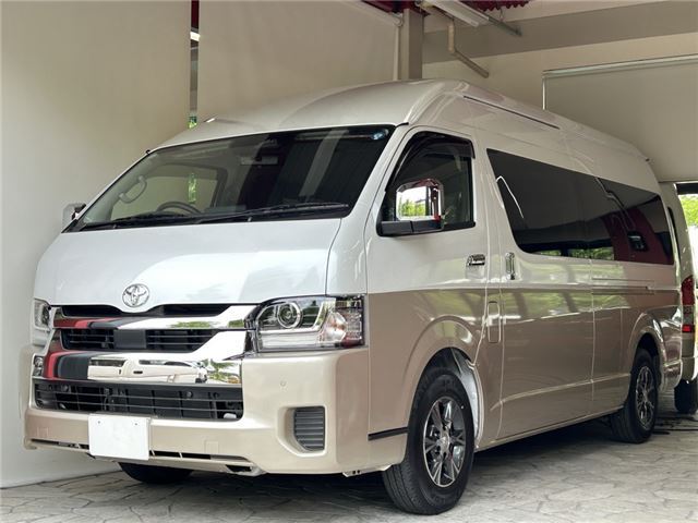 Toyota Hiace Grand Cabin