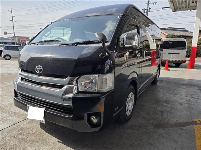 Toyota Hiace Commuter