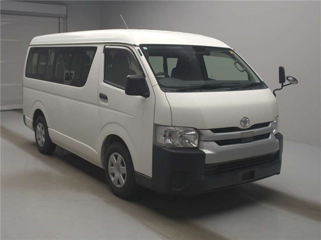 Toyota Hiace Wagon DX  –  10-seater  –  TSS