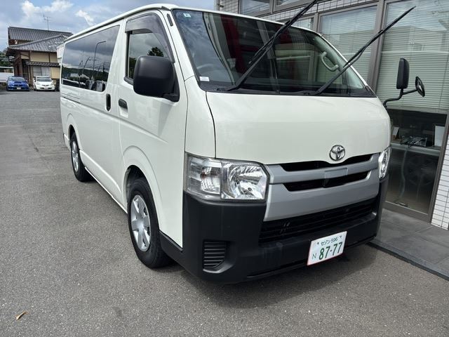Toyota Hiace Van Long DX Navi