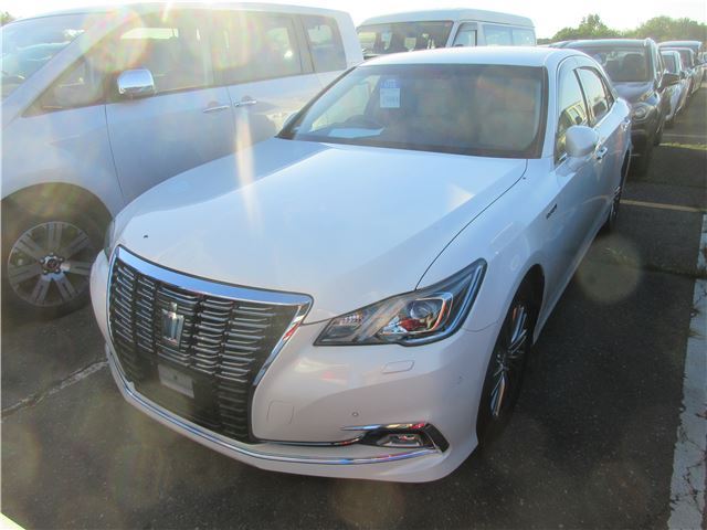 2015 Toyota Crown Hybrid Royal Saloon G – Genuine Leather Interior Specification (Late Model)
