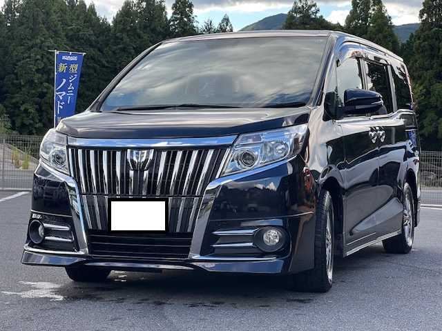 2015 Toyota Esquire Gi, 7-seater, one owner.