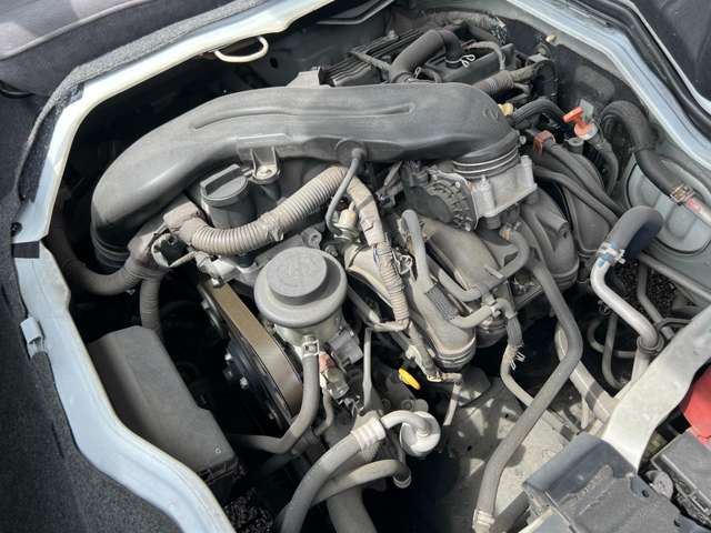 Toyota Hiace 2.7 Grand Cabin, electric sliding doors, non-smoking.