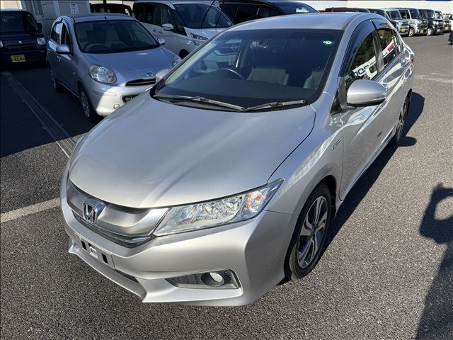 2015 Honda Grace Hybrid EX – CTBA – Half-Leather Seats – Internavi