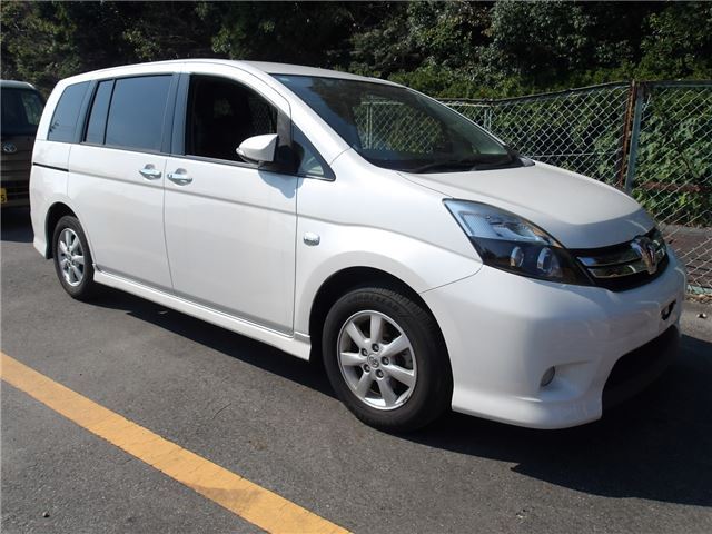 2015 Toyota Isis Platana V Selection Blanc