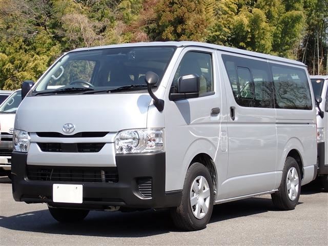 Toyota Hiace Van 2.8DX: Rear cooler, rear heater, Safety Sense, LED headlights.