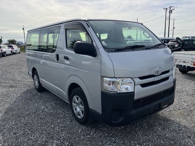 Toyota Hiace DX