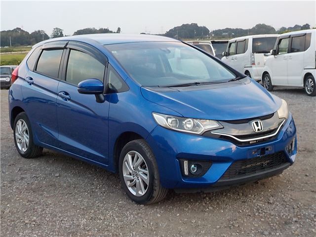 2015 Honda Fit 4WD 15XL with genuine navigation system, full-segment TV, and rear camera.