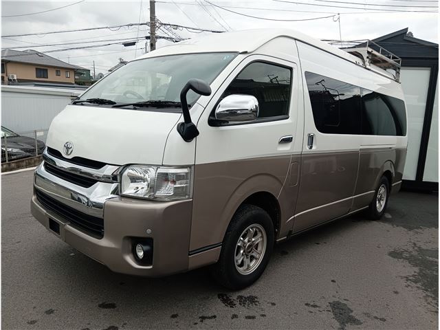 Toyota Hiace Wagon 4WD Grand Cabin 10-seater