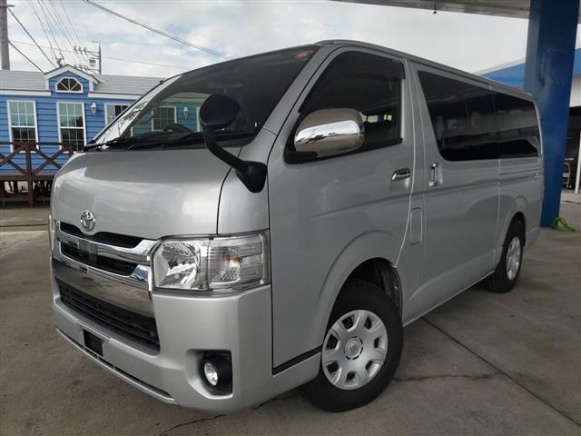 Toyota Hiace Super GL 2/5 seater 5-door 4WD