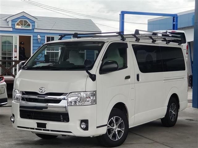 Toyota Hiace DX 3/6 seater 5-door 4WD