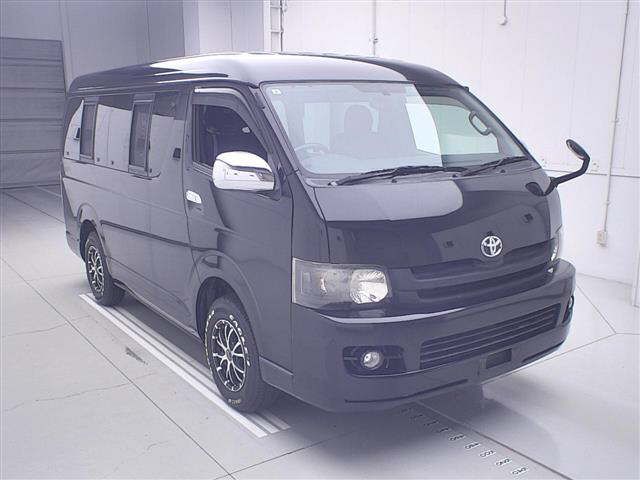Toyota Hiace 4WD GL 10-seater