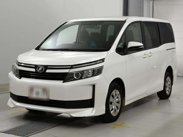 2015 Toyota Voxy X C Package 4WD