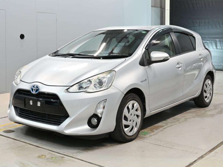 2015 Toyota Aqua S