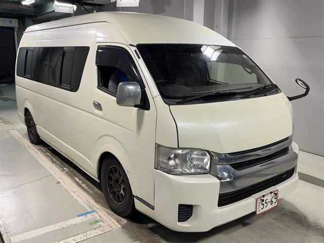 Toyota Hiace Wagon 4WD Grand Cabin