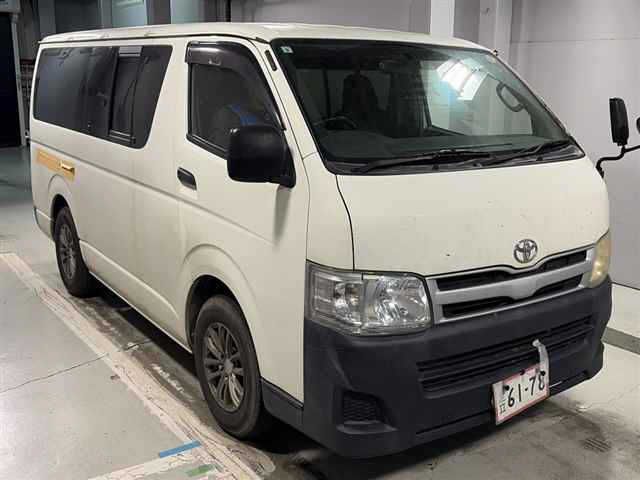 Toyota Hiace Van Long DX